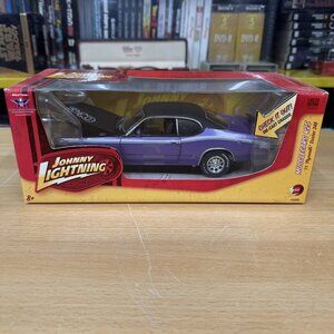 JOHNNY LIGHTNING 1/24 PURPLE/BLACK 1971 PLYMOUTH DUSTER 340